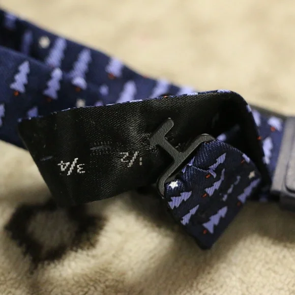 Tommy Hilfiger TBT Christmas Holiday Bow T… - Picture 6 of 6